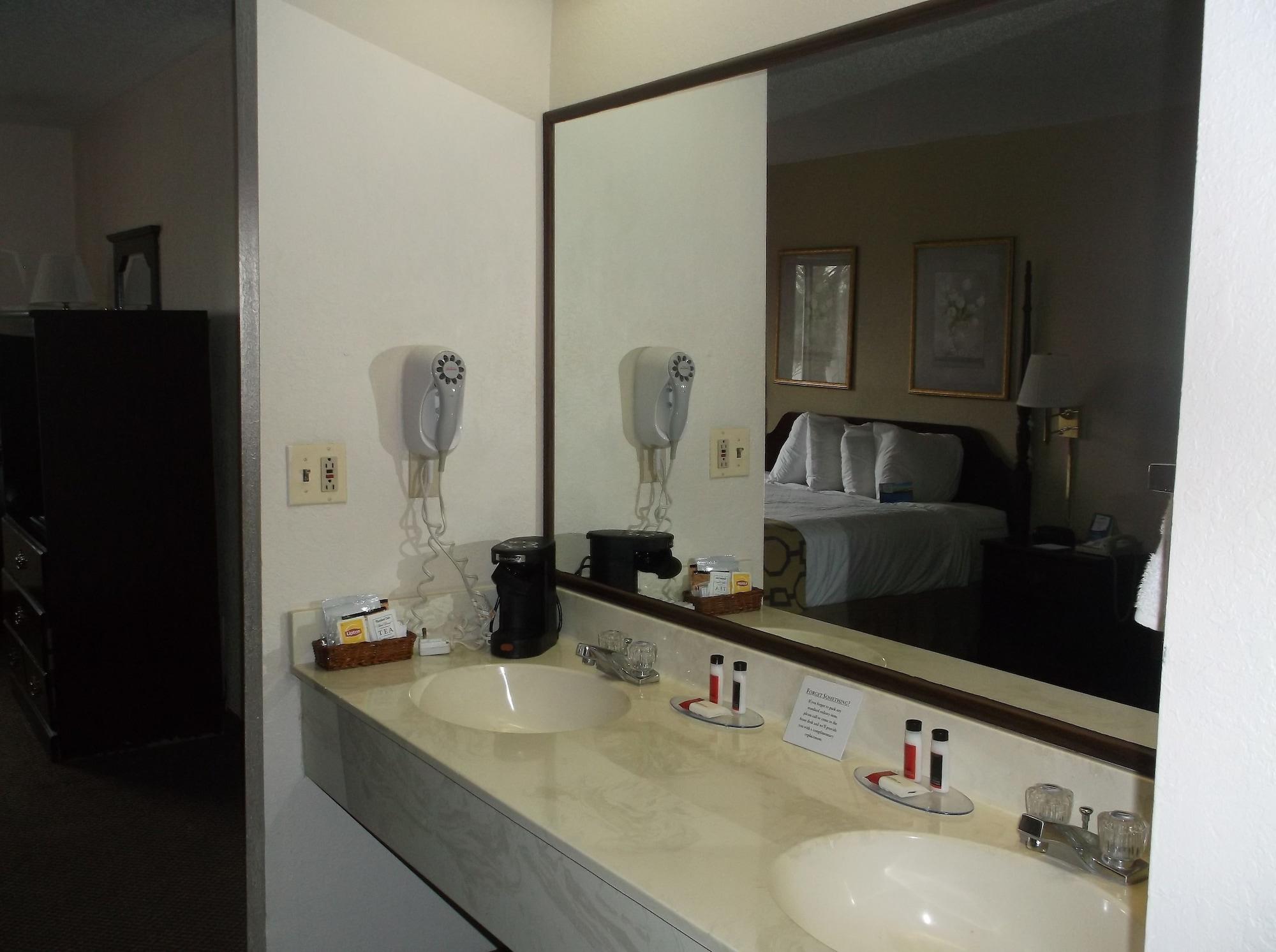 Hotel Baymont By Wyndham Metropolis Extérieur photo