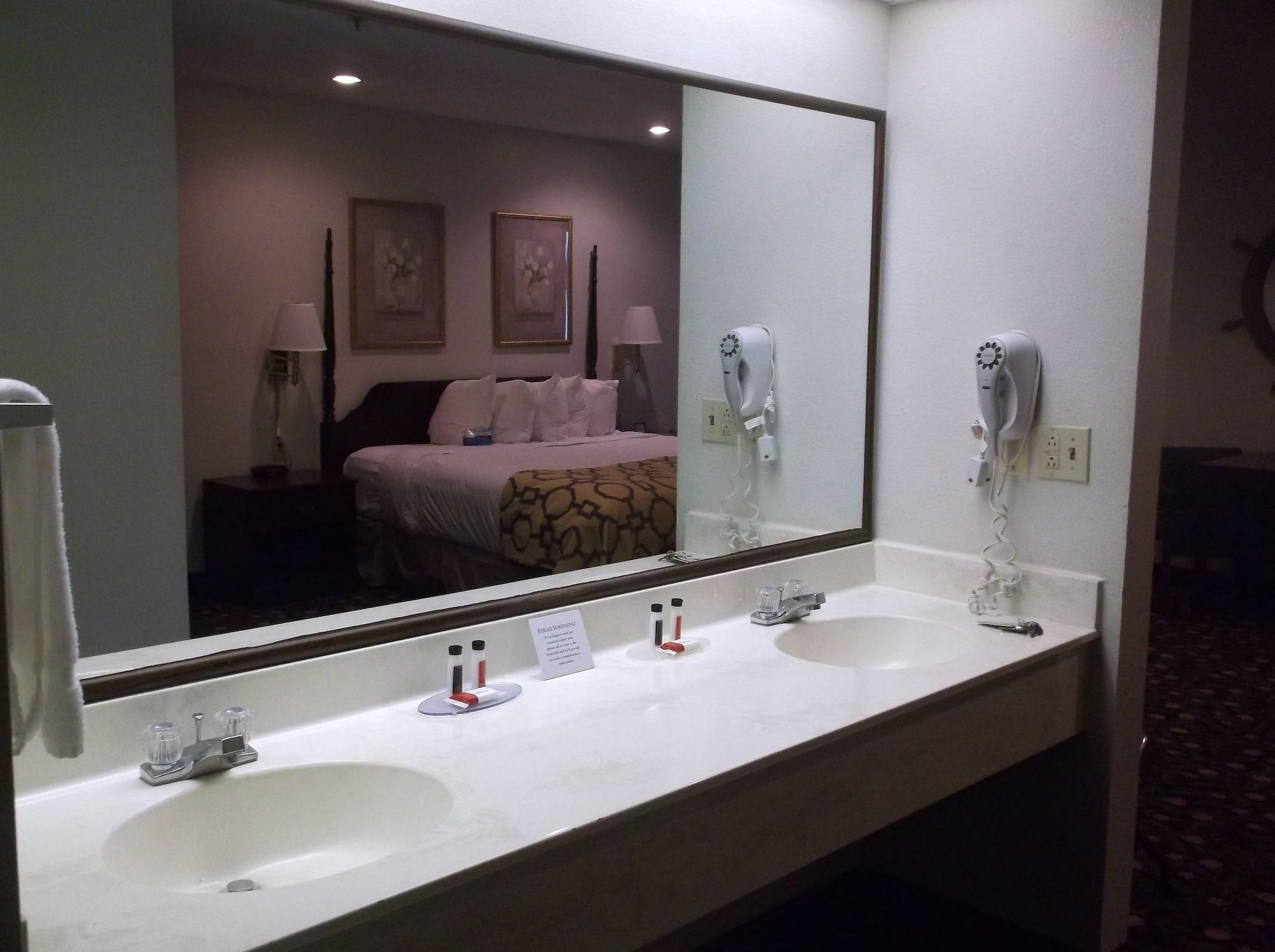 Hotel Baymont By Wyndham Metropolis Extérieur photo