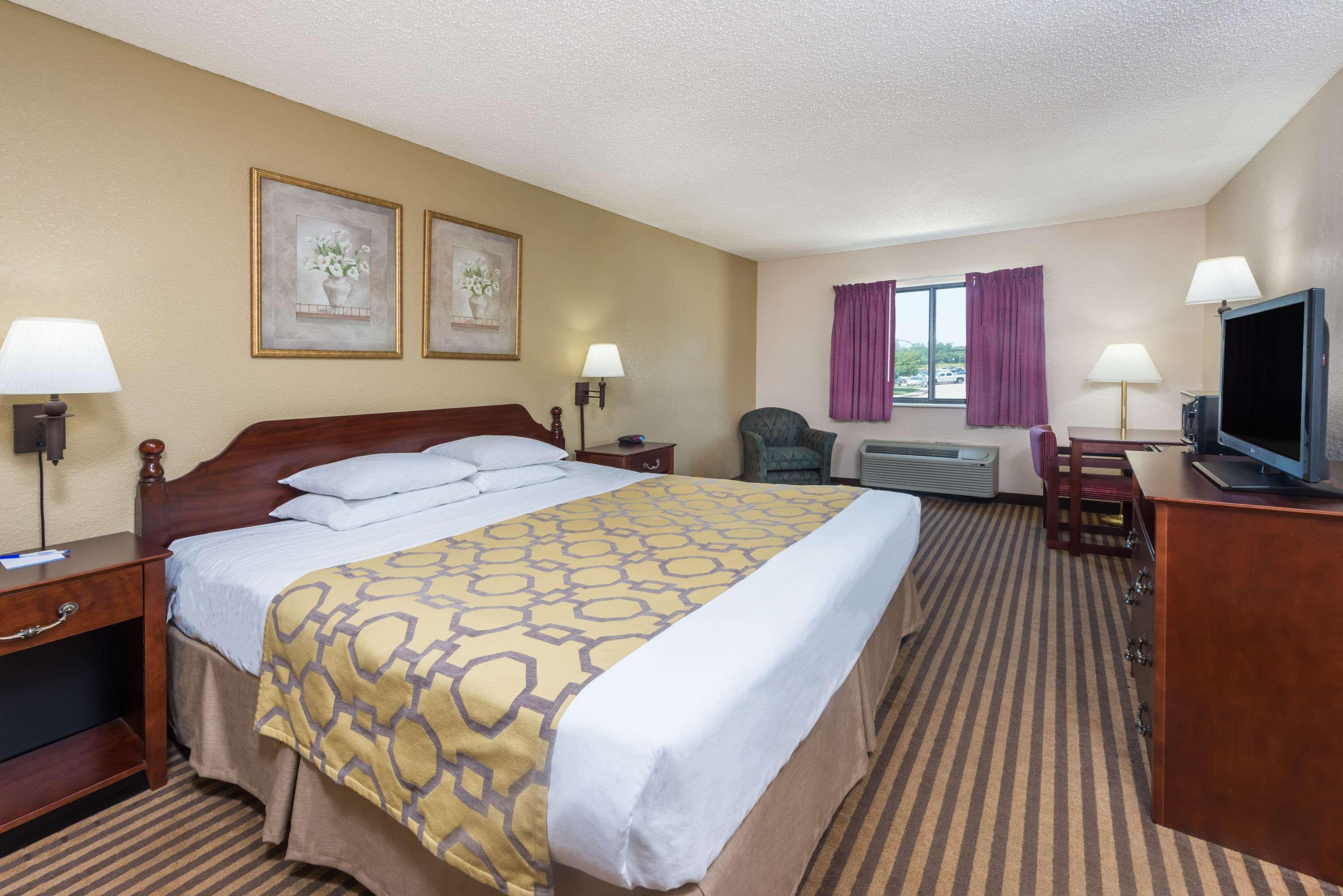 Hotel Baymont By Wyndham Metropolis Extérieur photo