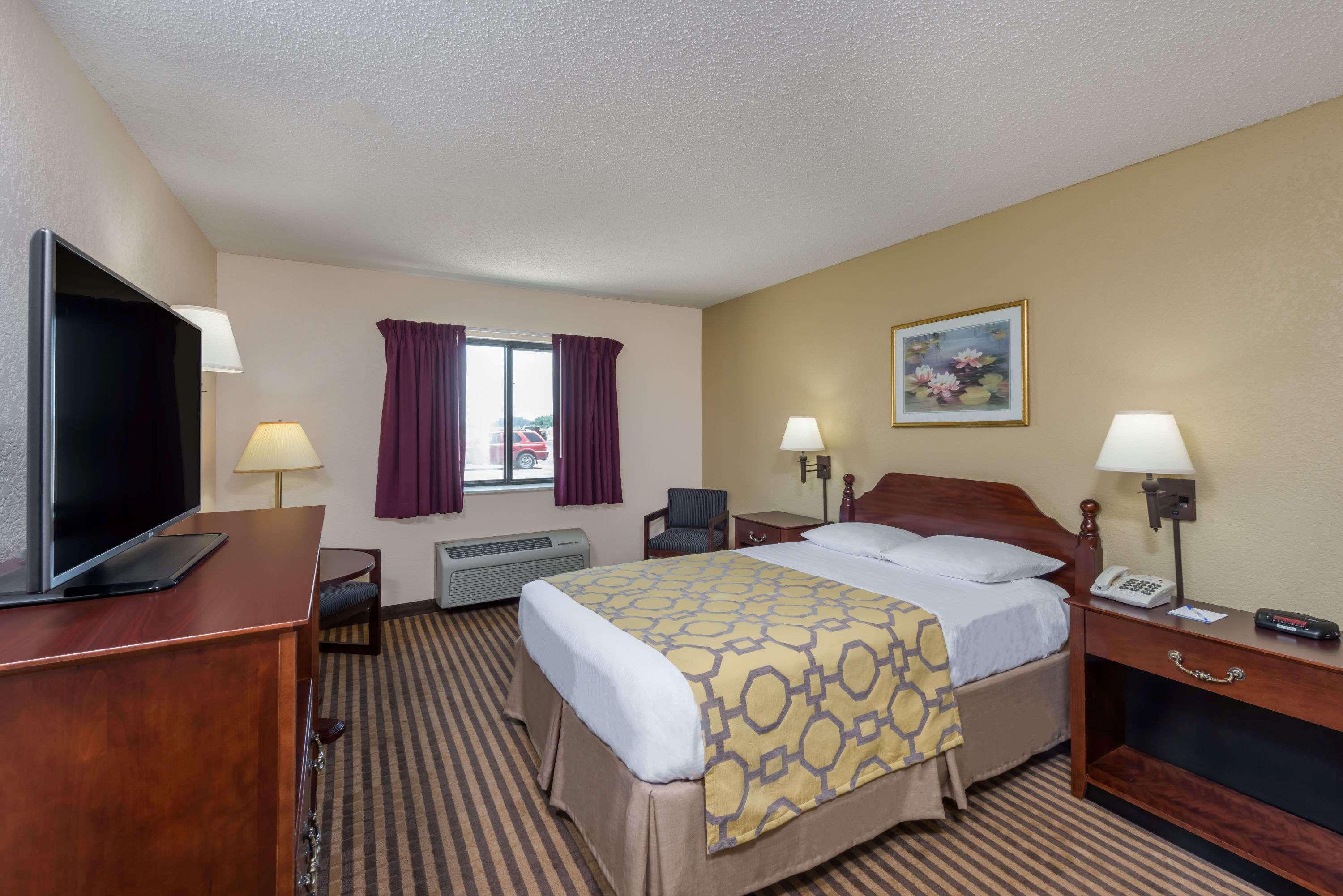 Hotel Baymont By Wyndham Metropolis Extérieur photo