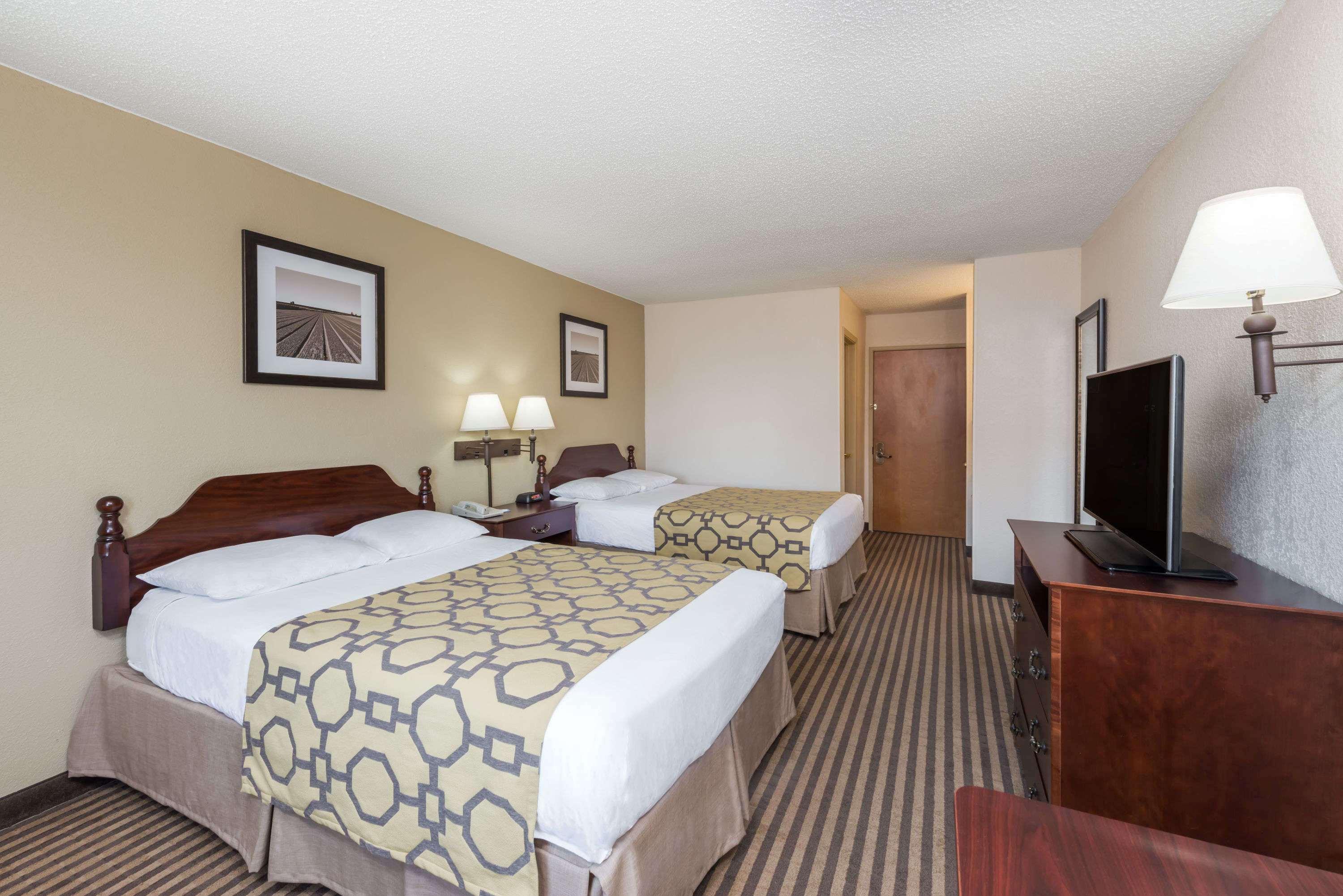 Hotel Baymont By Wyndham Metropolis Extérieur photo
