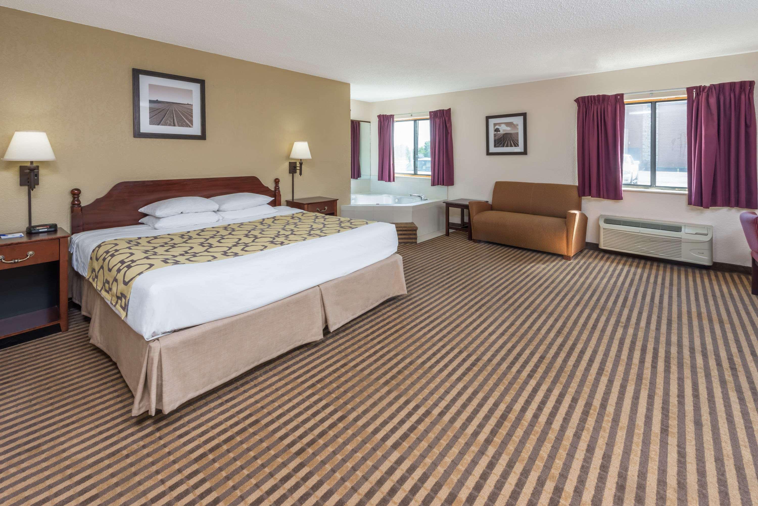Hotel Baymont By Wyndham Metropolis Extérieur photo