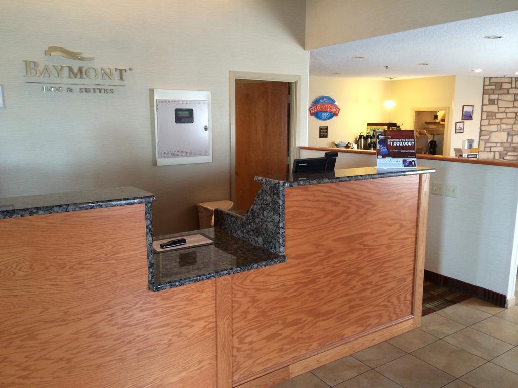 Hotel Baymont By Wyndham Metropolis Extérieur photo